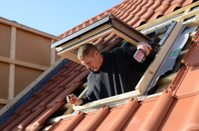 Pose de fenêtres de toit Velux à Livilliers